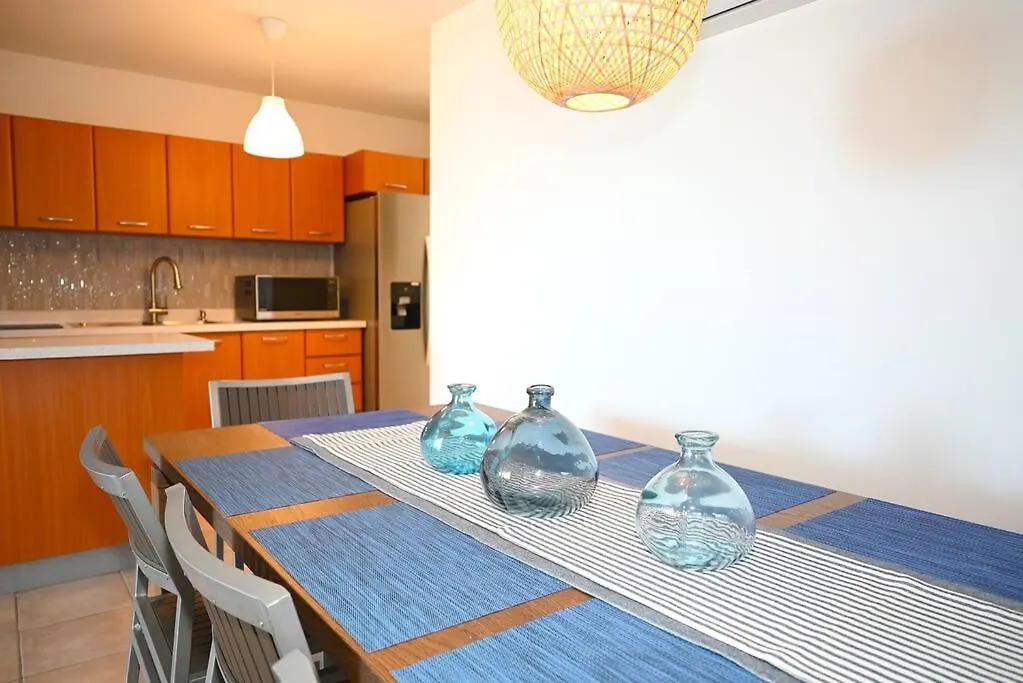New Remodeled Ocean View, Beach Front Apartment Arecibo 0*,